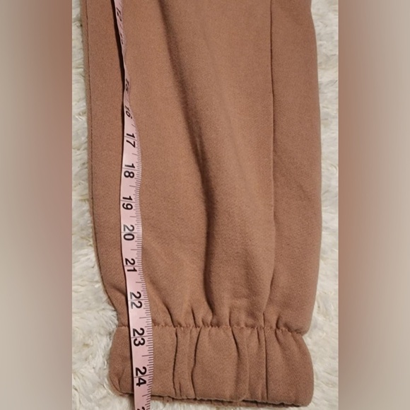 A NEW DAY Camel Oversized Sweatpant Waist and Ankles 2 side pockets Sz Large EUC - Picture 5 of 8